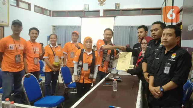 Partai Buruh serahkan berkas pencalegkan ke KPU Banyuwangi (Hermawan Arifianto/Liputan6.com)