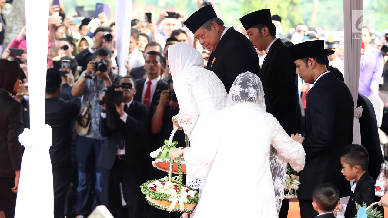 Suasana Khidmat Pemakaman Ani Yudhoyono