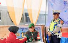 Jaga Kebugaran Petugas, Si Dokkes Polres OKU Lakukan Pemeriksaan Kesehatan Personel Polri di Pos Pengamanan Natal dan Tahun Baru