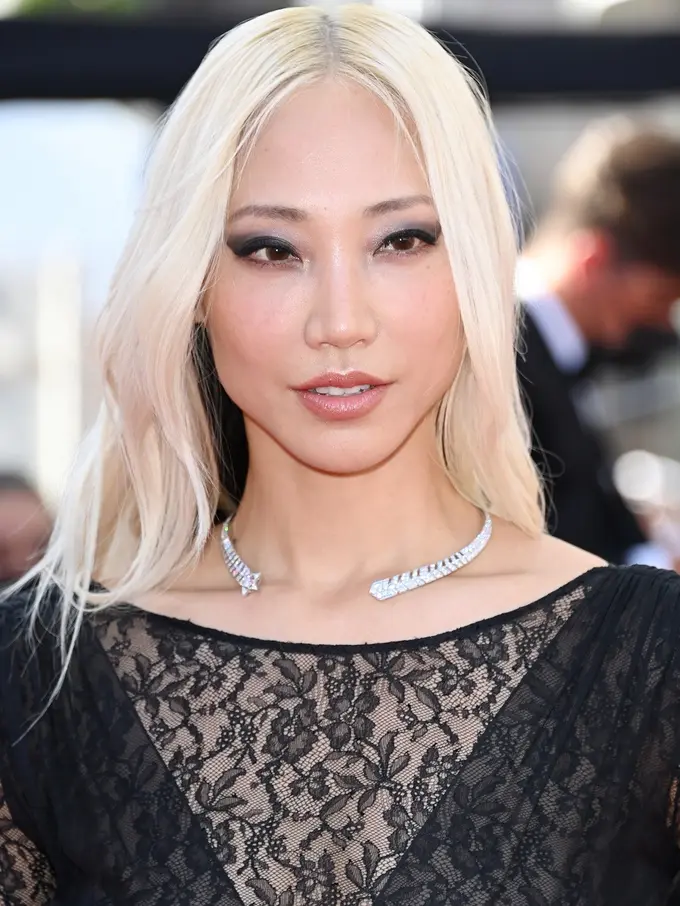 Melihat Detail Tampilan All Chanel Selebritas Dunia di Cannes Film Festival ke 74