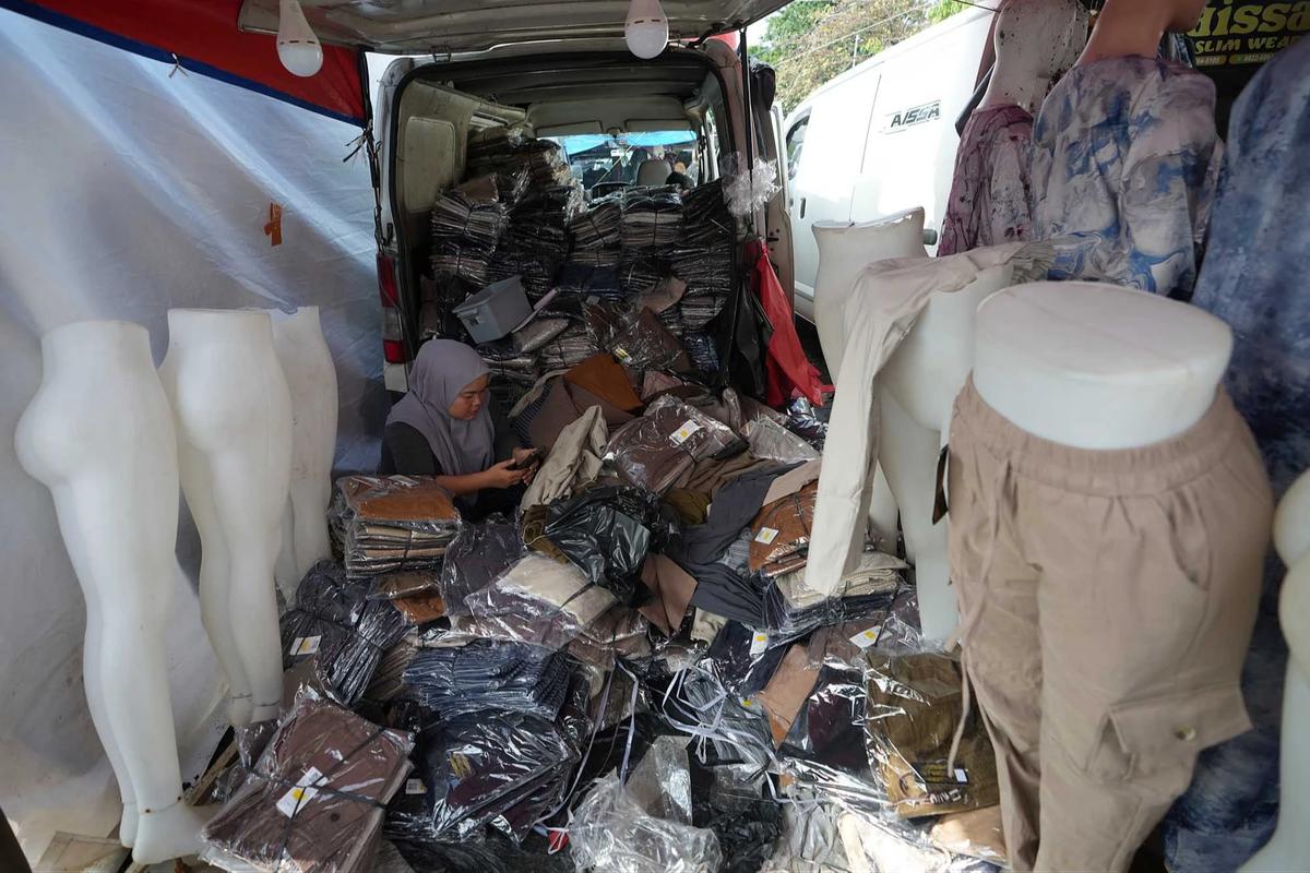 FOTO; Pasar Tasik Cideng ,  Alternatif Berburu Busana Muslim Menjelang Lebaran