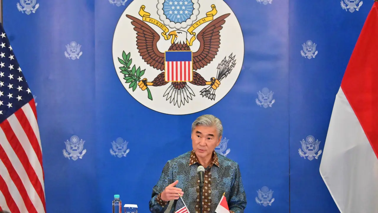 Duta Besar AS untuk Indonesia Sung Y. Kim dalam press briefing di Kedutaan Besar AS di Jakarta, Rabu (7/12/2022). (Dok: US Embassy)