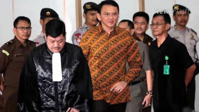 Wakil Gubernur DKI Jakarta Djarot Saiful Hidayat menegaskan pasrah dengan keputusan hakim mengenai vonis yang akan di jatuhkan dalam sidang Ahok. 