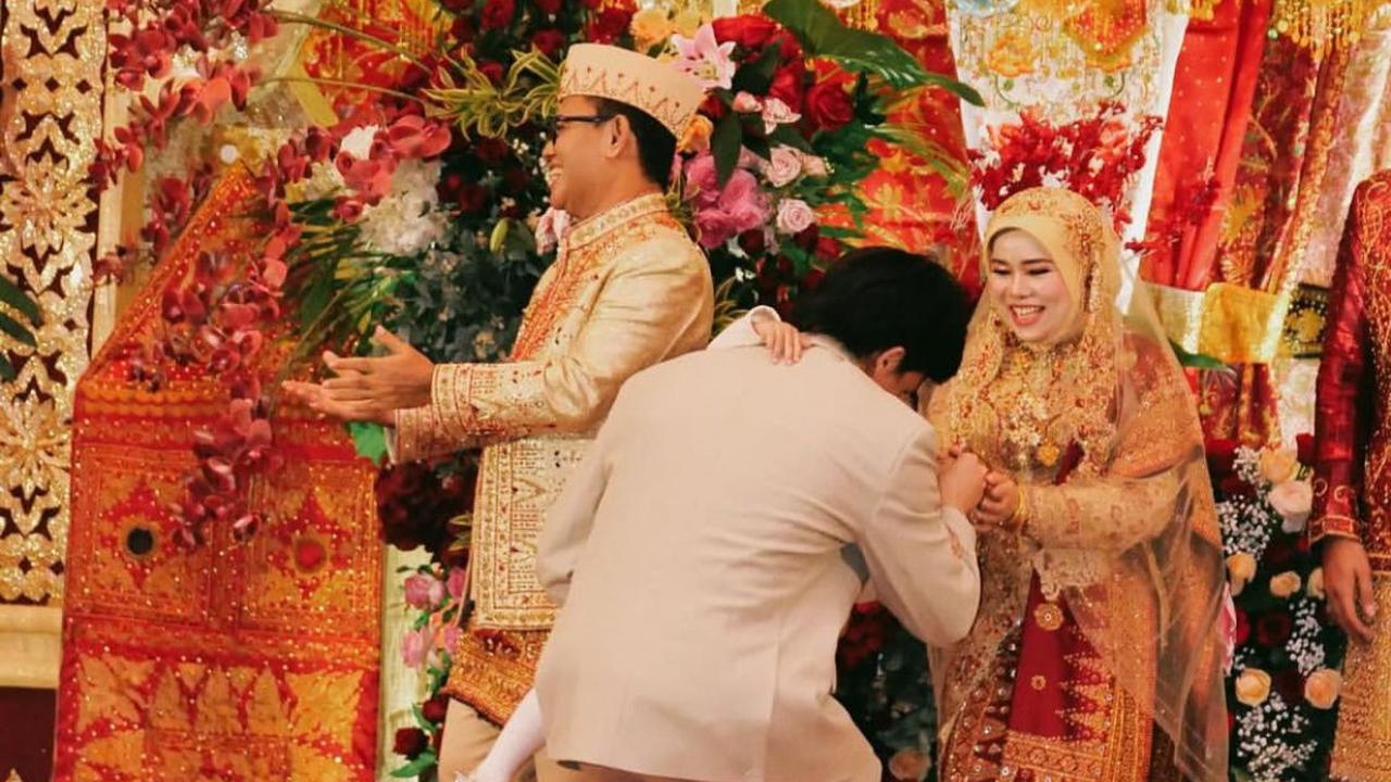 7 Potret Atta dan Aurel di Pernikahan Frans Faisal, Doa Spesial untuk Pengantin Jadi Sorotan