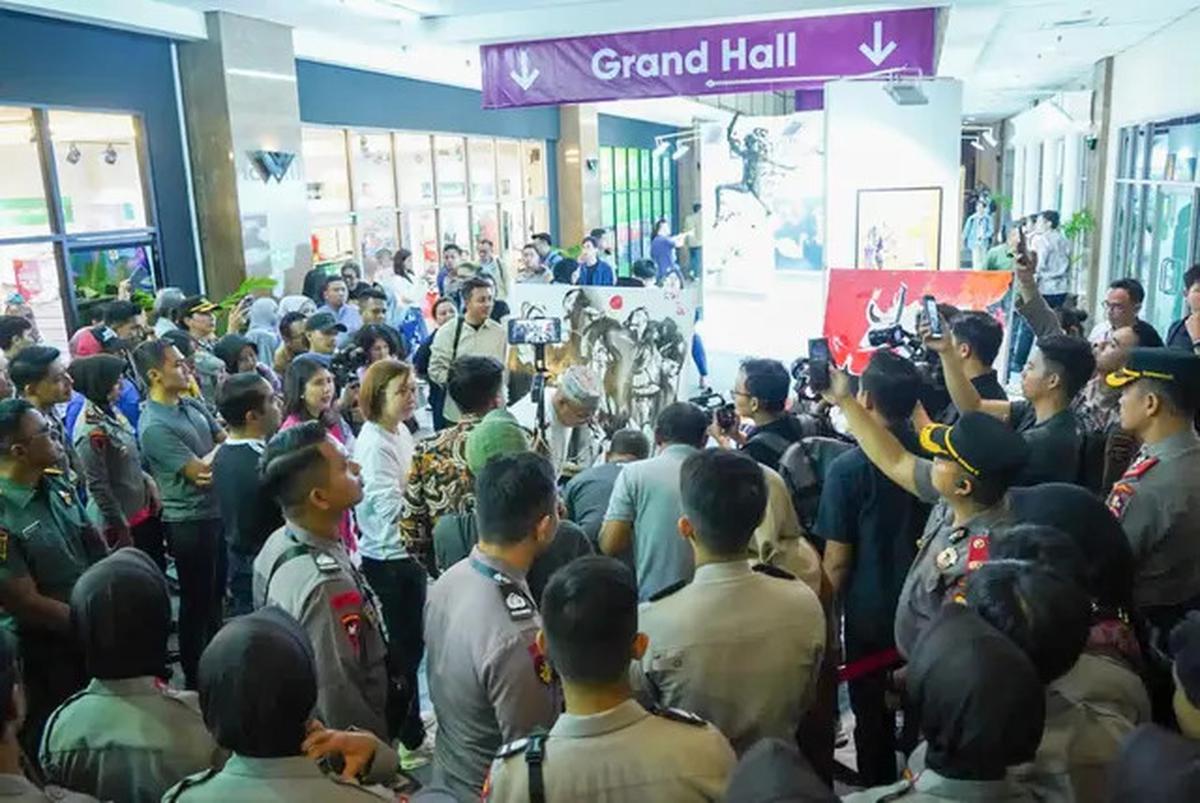 Kolaborasi Art Policing, Kalemdiklat Polri dan Seniman I Putu Bonus Gelar Live Painting