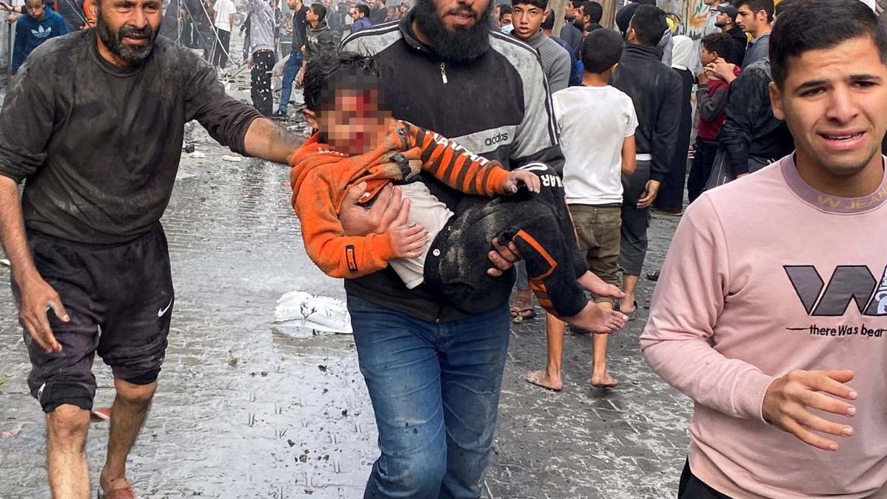 Israel kembali membombardir Jalur Gaza, Palestina, pada Jumat (1/12/2023). Pasukan zionis langsung menjatuhkan bom di sejumlah wilayah Gaza beberapa menit setelah gencatan senjata berakhir.