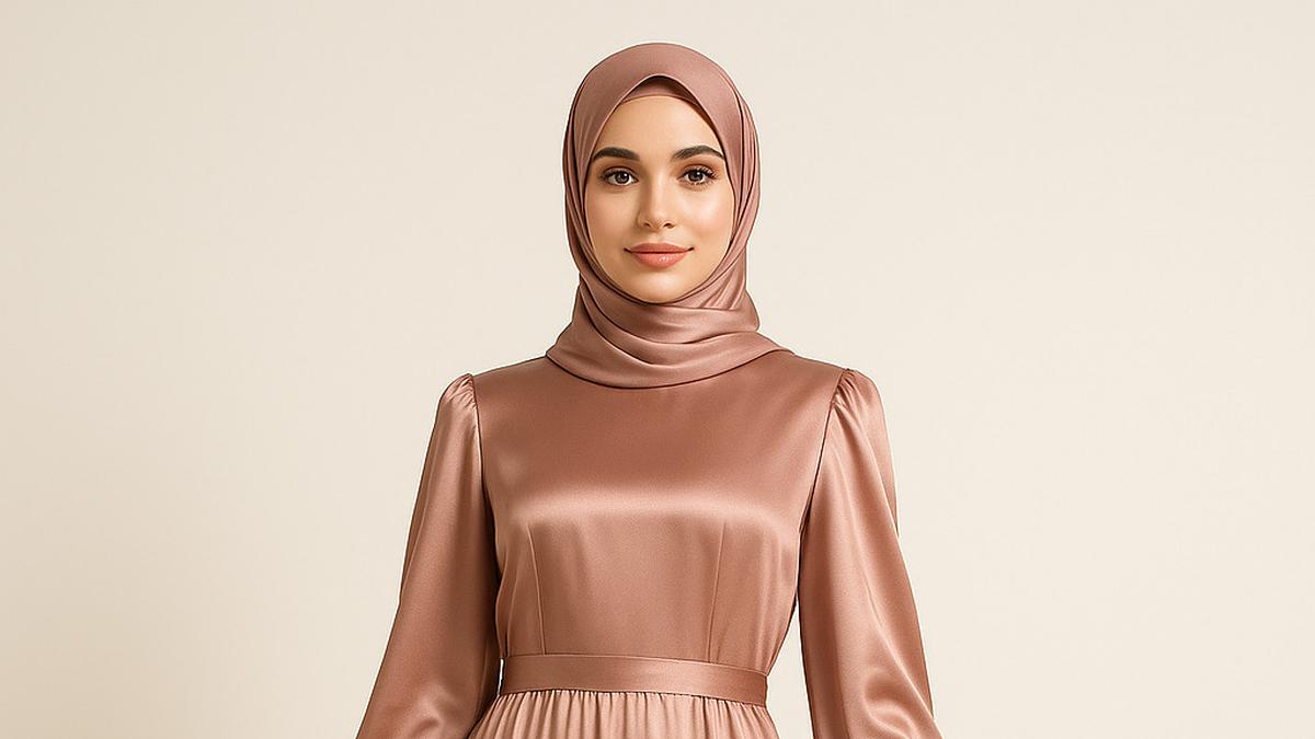 Dress Satin vs Kebaya Modern: Mana yang Lebih Elegan untuk Kondangan Hijab?