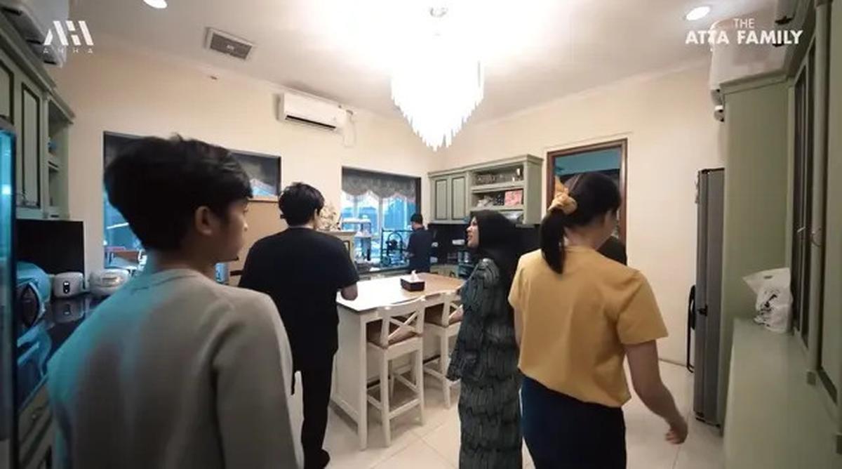 6 Potret Dapur Rumah Ruben Onsu yang Lama, Isinya Super Lengkap Bak Minimarket Pribadi