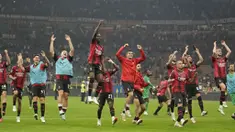 Pemain AC Milan merayakan kemenangan atas Lazio pada giornata ketujuh Serie A 2023/2024 di Stadion San Siro, Mingggu (1/10/2023). AC Milan menang dengan skor 2-0. (AP Photo/Luca Bruno)