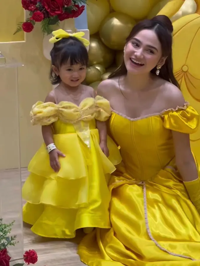 6 Potret Tampilan Cantik Paripurna Syifa Hadju Jadi Princess Belle di Ultah Anak Kesha Ratuliu, Aisha