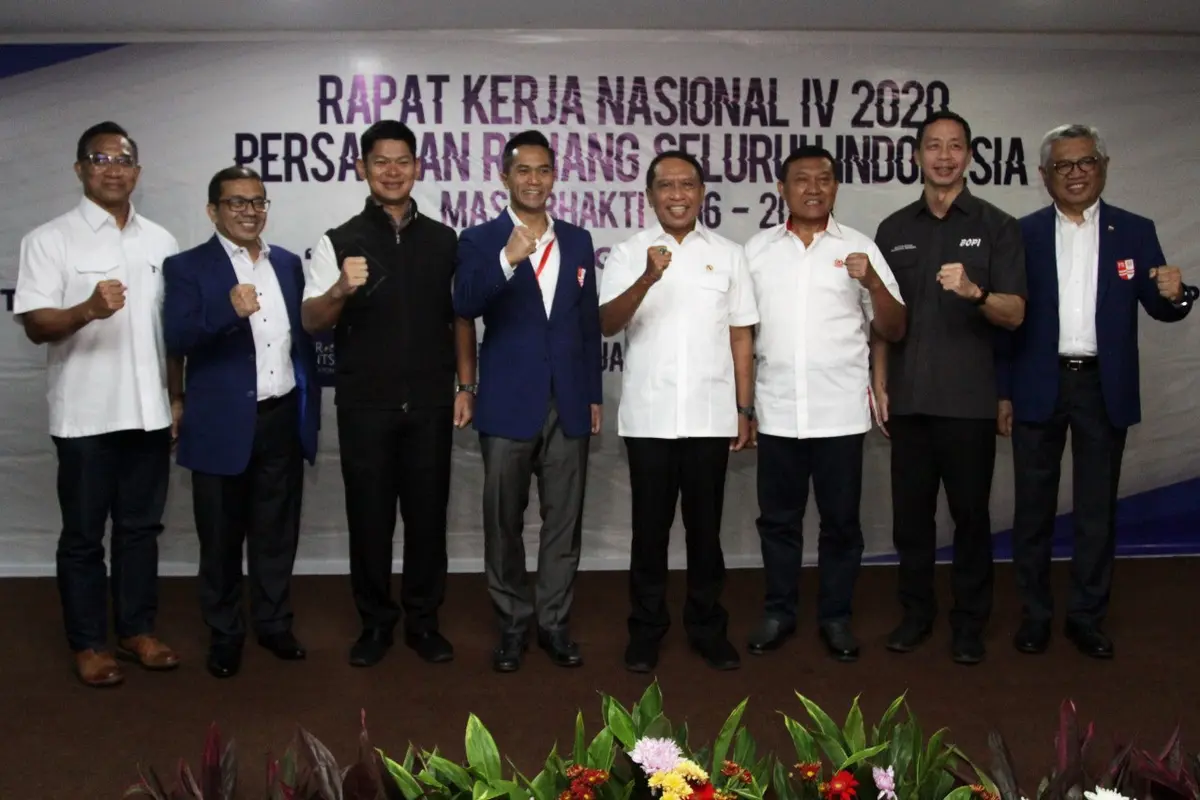 Lukman Niode (Paling Kiri)