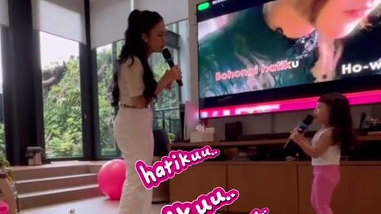 Momen Ameena Anak Atta Halilintar dan Krisdayanti Karokean di Rumah, Malah Jadi Aksi Duet Maut Diva Indonesia