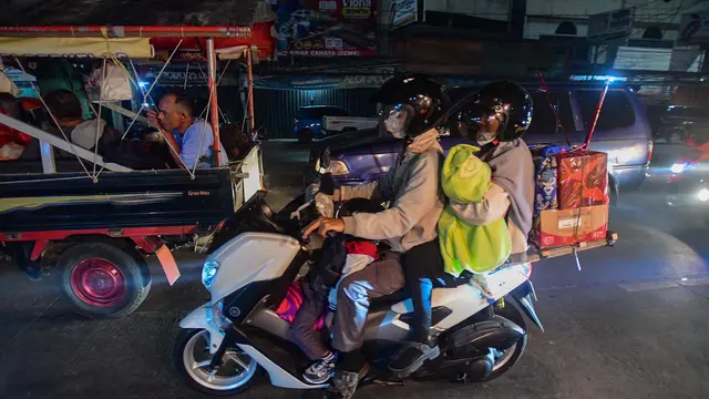 Gelombang Mudik Lebaran 2026, Jalur Arteri Bekasi Dipadati Pemudik Motor