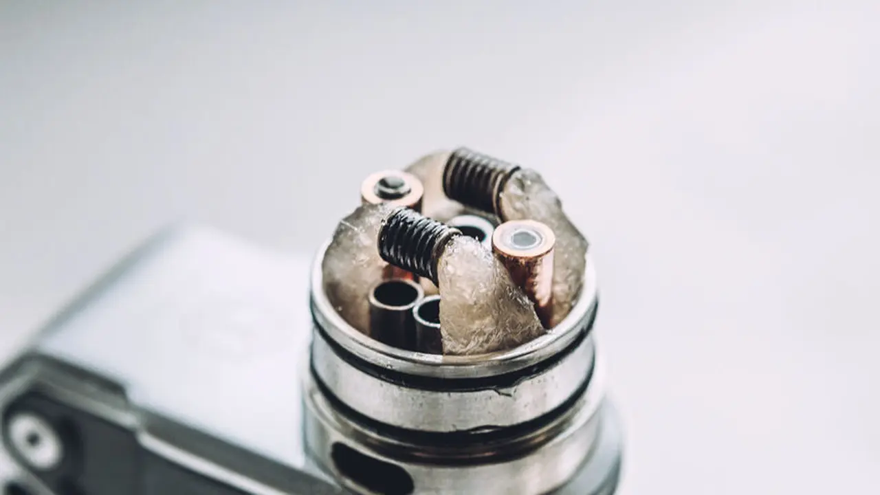 5 Bahaya di Balik Nikmatnya Vape