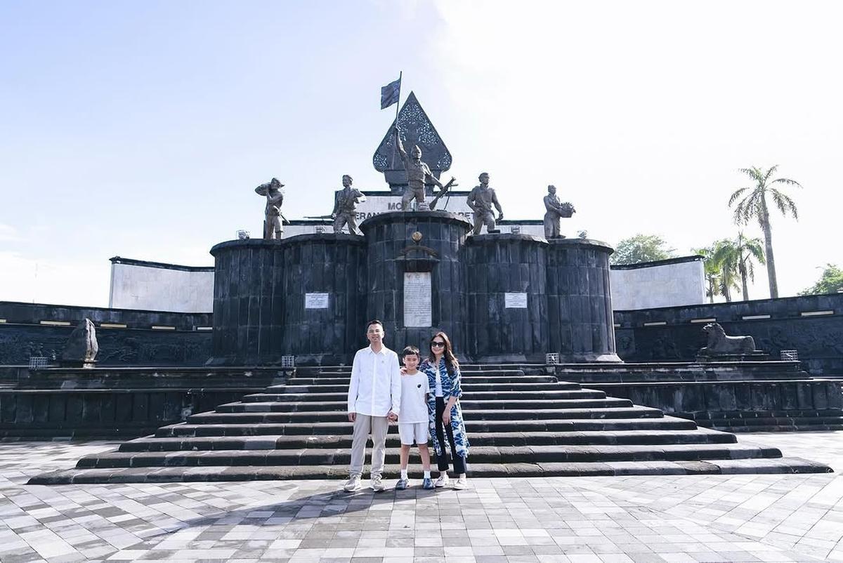 Momen Seru Raffi Ahmad, Nagita Slavina, dan Rafathar Liburan ke Museum Benteng Vredeburg