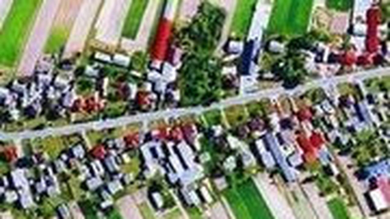 Sebuah Desa di Polandia Viral di Media Sosial<br>