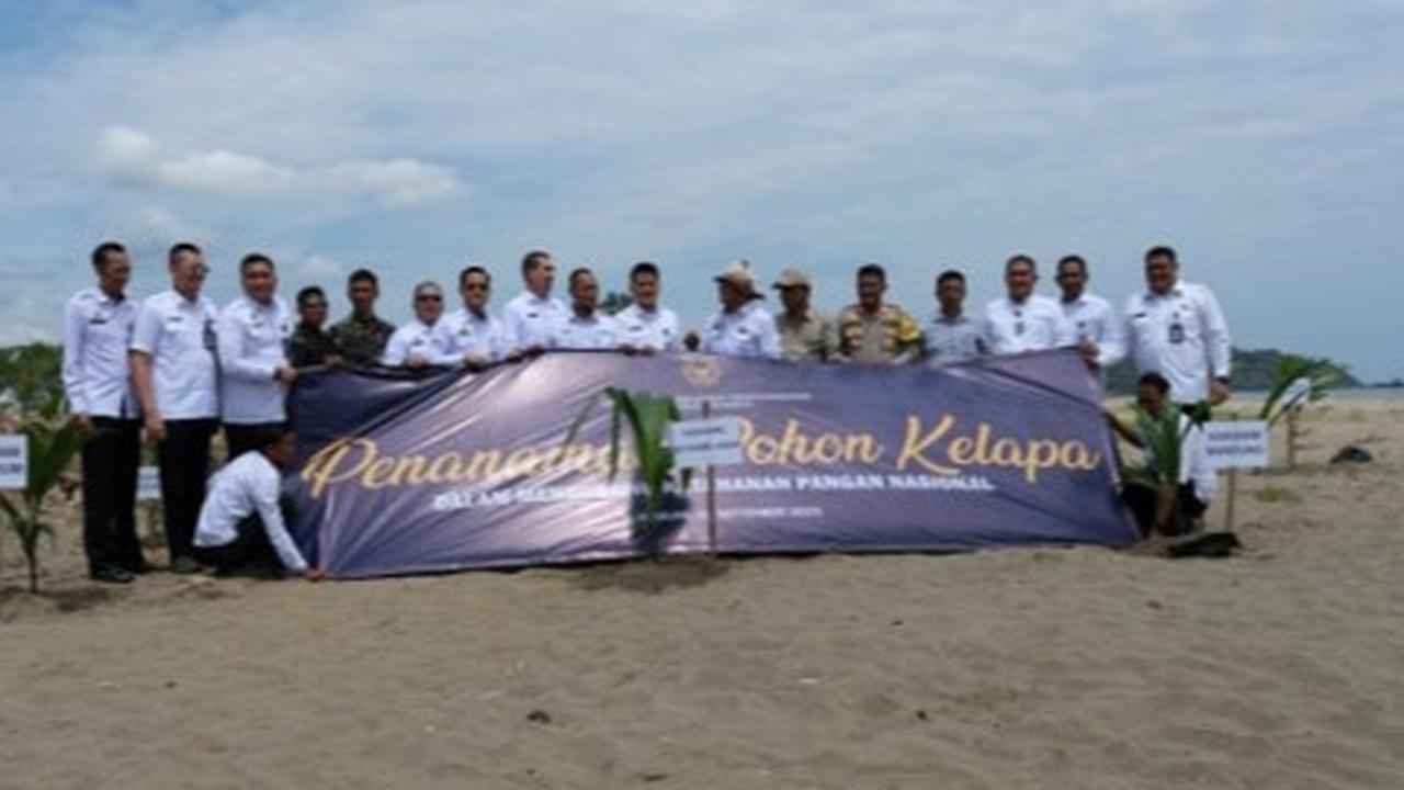 Menanam Kelapa, Menanam Harapan: Imigrasi Bergerak untuk Ketahanan Pangan Bangsa