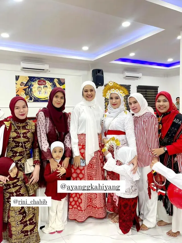 Tampilan Kahiyang Ayu Pakai Busana Merah Putih dan Kerudung saat Rayakan 17-an di Sekolah Anaknya