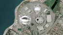 Gambar dari Airbus Defence and Space yang diambil dari satelit menunjukkan kondisi komplek Stadion Olimpiade Fisht yang akan digunakan untuk Piala Dunia 2018 di Sochi, Rusia (6/6). (HO/Airbus Defence and Space/AFP)