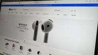 AirPods 4, AirPods 4 (ANC), dan AirPods Max USB-C sudah dijual di Indonesia, harganya? (Liputan6.com/ Yuslianson)
