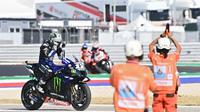 Pembalap Yamaha, Mavarick Vinales, mengaku tak ingin terlalu jauh memikirkan perburuan gelar MotoGP 2020 karena perjalanan musim masih panjang. (AFP/Andreas Solaro)
