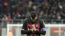 Bek AC Milan, Theo Hernandez berselebrasi usai mencetak gol ke gawang Spezia pada pertandingan lanjutan Liga Serie A Italia di stadion San Siro, di Milan, Italia, Minggu (6/11/2022). AC Milan menang tipis atas Spezia 2-1. (AP Photo /Antonio Calanni)