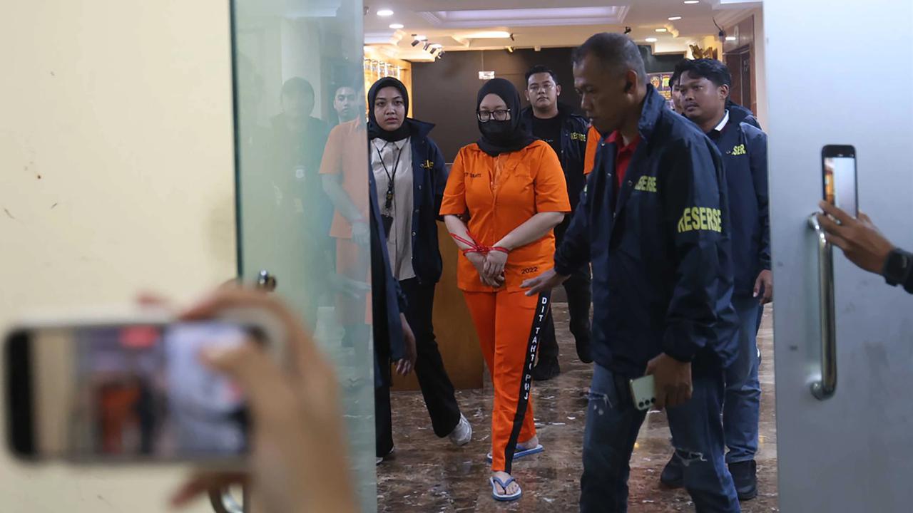 FOTO: Penampakan Pemilik WO Ayu Puspita Usai Ditetapkan sebagai Tersangka