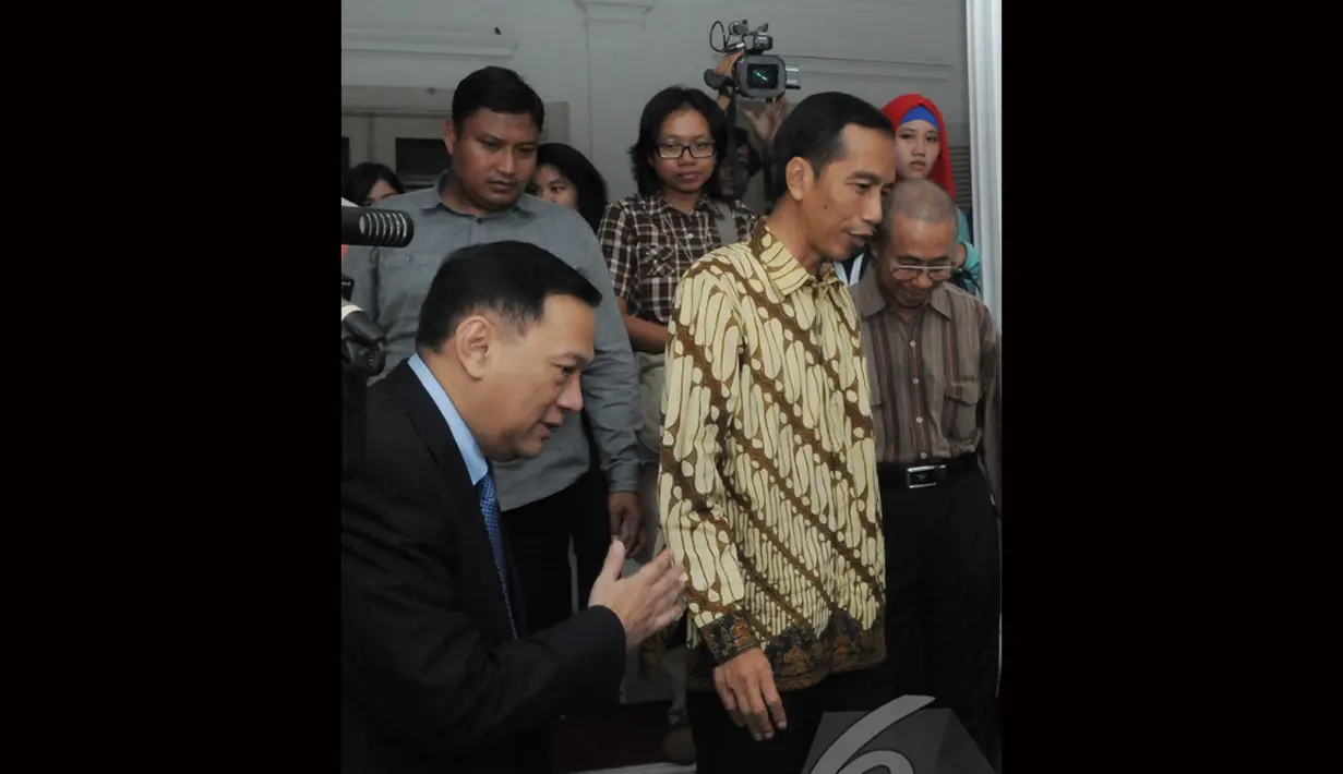 Presiden terpilih yang karib disapa Jokowi itu mengaku, membahas masalah perekonomian di Jakarta. Selain itu, mereka juga membahas mengenai persoalan ekonomi nasional, Jakarta, Kamis (7/8/2014) (Liputan6.com/Herman Zakharia)