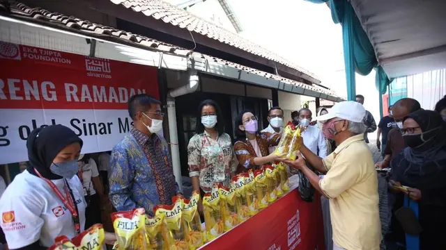 Sinar Mas menggelar Bazar Minyak Goreng Ramadhan. Langkah ini untuk memperkuat rasa solidaritas serta semangat berbagi antar umat. (Dok Sinar Mas)