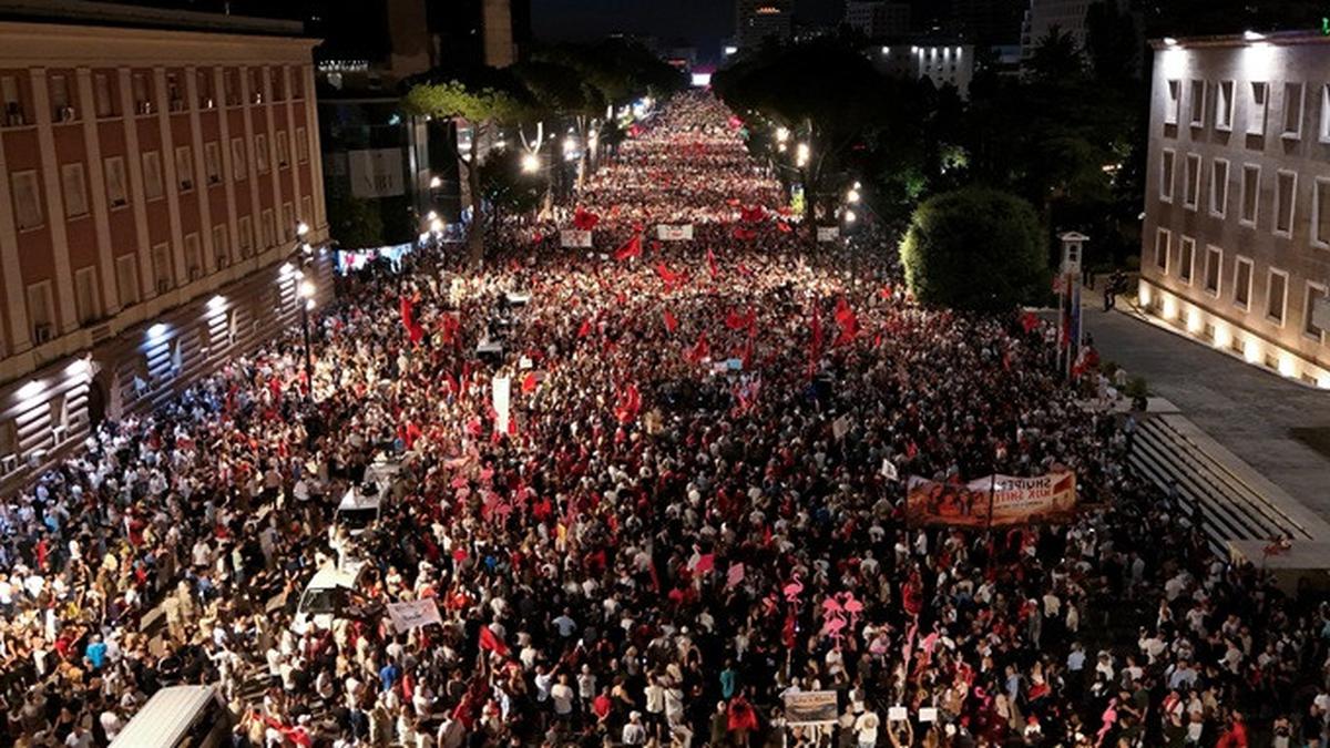 Ada Jejak Trump di Balik Lebih dari Sebulan Demonstrasi di Albania