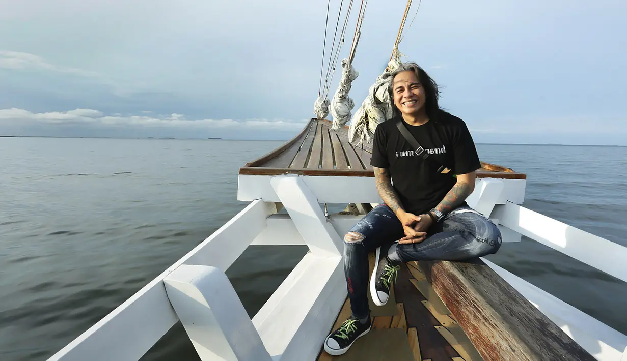 Band Element Rayakan 21 tahun berkarier di atas kapal phinisi. (Bambang E Ros/Fimela.com)