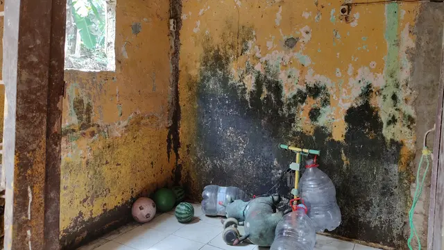 rumah warga Kampung Zombie