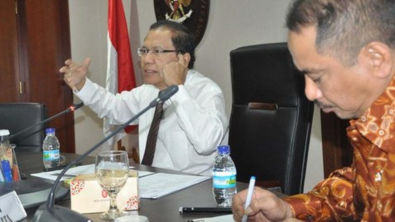 Menko Rizal: Tak suka jalur KA dibongkar, suruh RJ Lino telepon saya