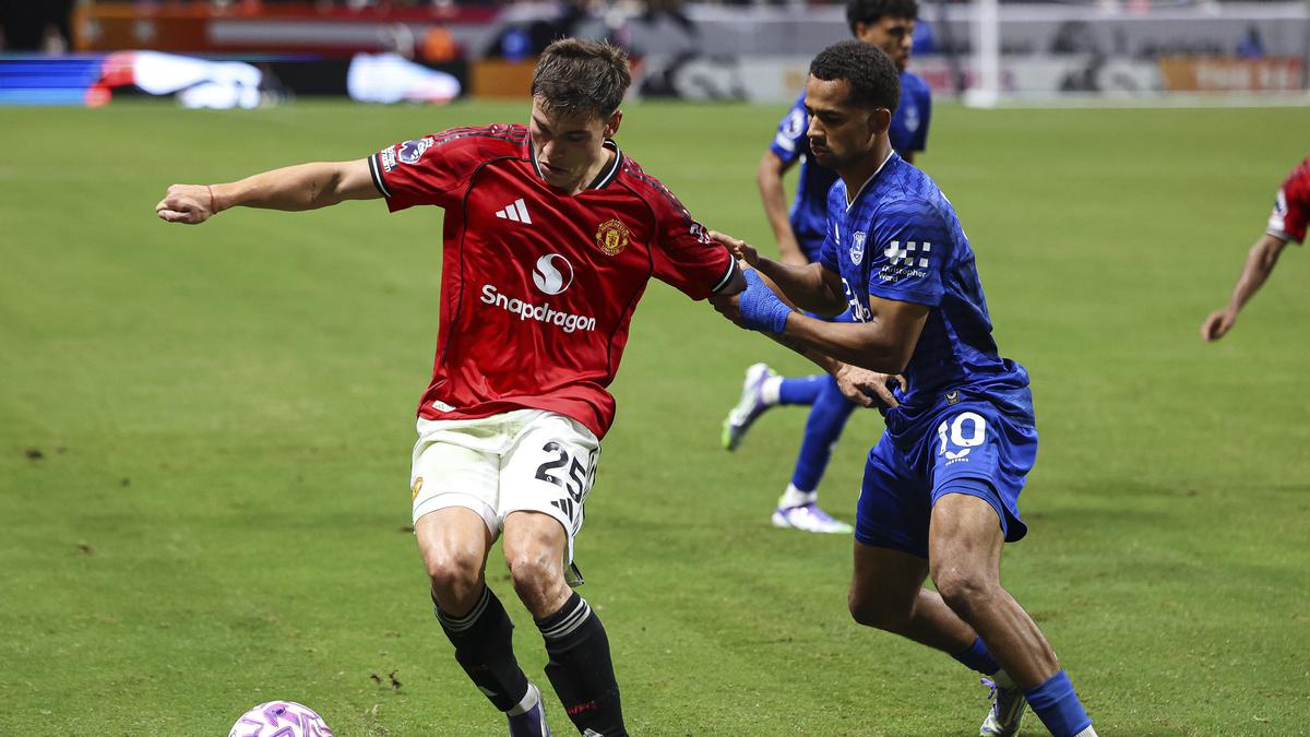 Manchester United Diminta Tunda Transfer Benjamin Sesko, Fokus Ganti Gelandang