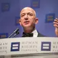 Jeff Bezos, salah satu orang terkaya dunia. (Kevin Wolf/AP Images for Human Rights Campaign)