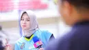 Akun voli internasional  di Instagram, @vollyballworld pun mengunggah sosoknya dan mengomentari keputusannya mengenakan hijab ketika berlaga. [Foto: IG/wildanurfadhilahh].