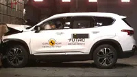 Euro NCAP melakukan uji tabrak terhadap Hyundai Santa Fe. (Autocar)