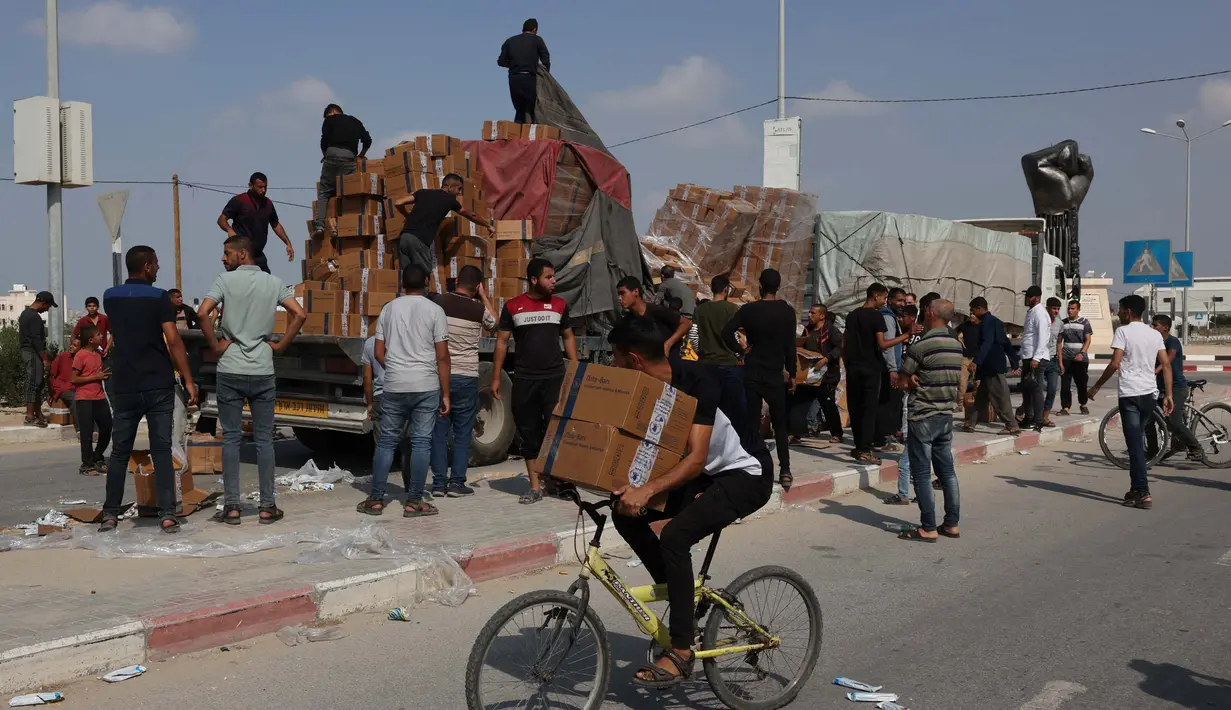 <p>Perang menyebabkan kondisi di Gaza semakin memburuk. (Mohammed ABED/AFP)</p>
