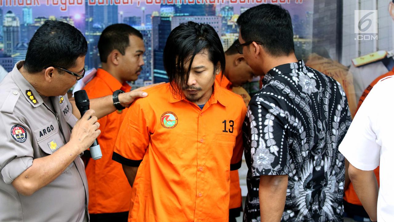 Terjerat Narkoba, Vokalis Zul Zivilia Ditangkap Polisi