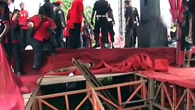Panggung Kampanye Jokowi di Jember Ambruk