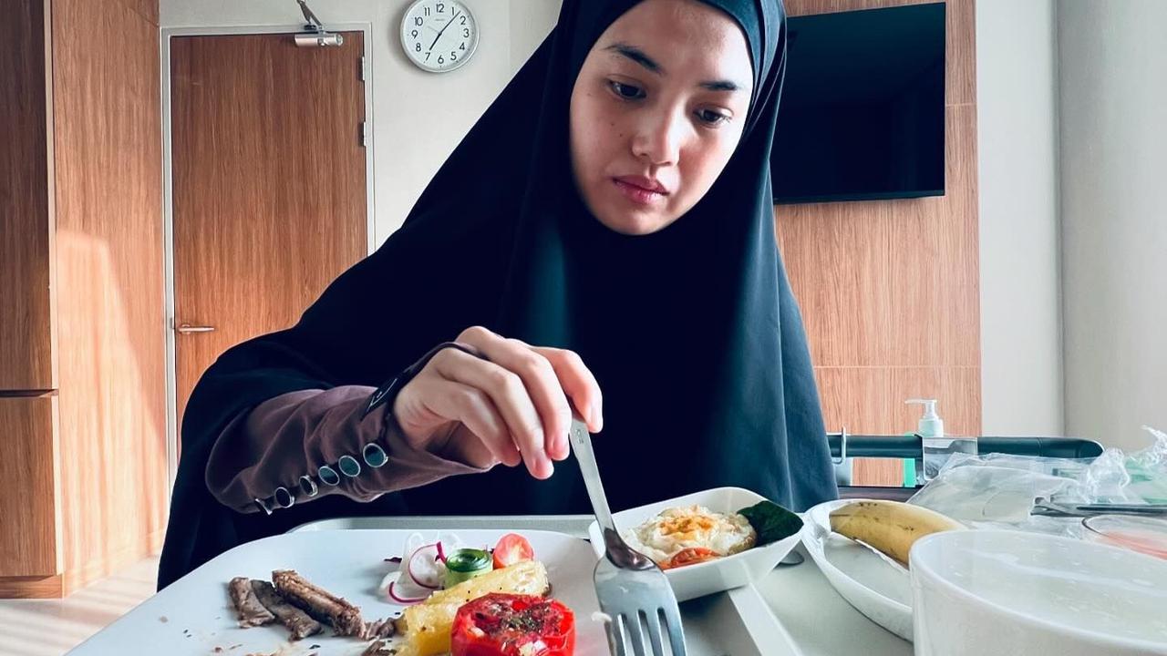 Ricky Harun saat Dirawat di Rumah Sakit