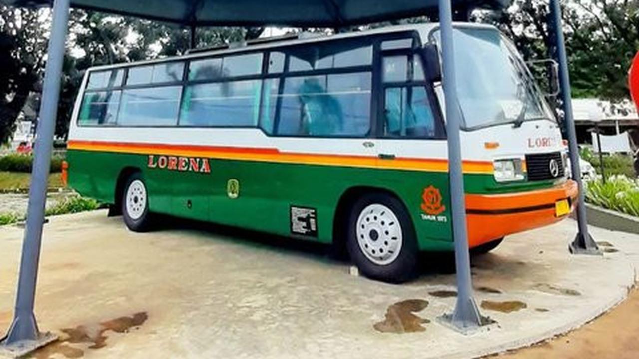 Bus Pertama Lorena