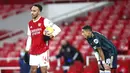 Pemain Arsenal Pierre-Emerick Aubameyang berjalan pergi usai menghadapi Leeds United pada pertandingan Liga Inggris di Emirates Stadium, London, Inggris, Minggu (14/2/2021). Arsenal menyikat Leeds United 4-2 dengan hattrick dari Pierre-Emerick Aubameyang. (Julian Finney/Pool via AP)