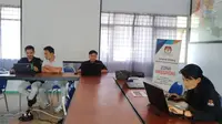 Proses verifikasi administrasi bacaleg di KPU Banyuwangi (Hermawan Arifianto/Liputan6.com)