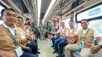 Direktur Utama KAI&nbsp;Didiek Hartantyo mengajak para CEO operator kereta ASEAN naik LRT Jabodebek (dok: LRT)