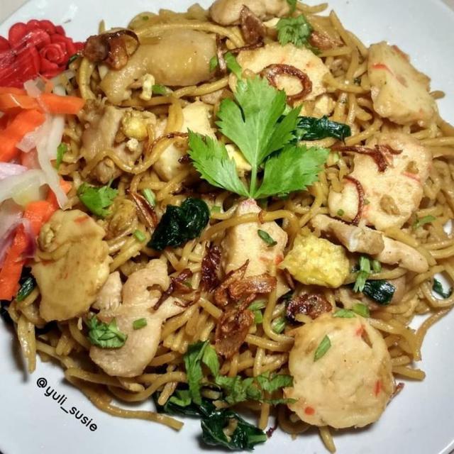 3 Resep Praktis Berbahan Mi Kuning