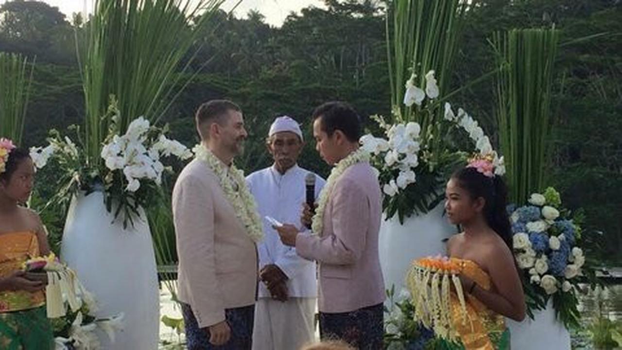 Pesta pernikahan sejenis ini bikin geger Indonesia