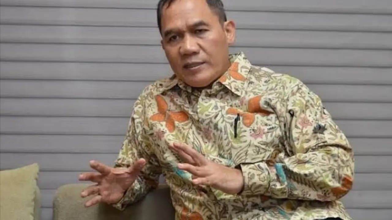 Bambang Haryo Soekartono