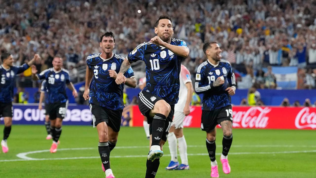 FOTO: Messi Cetak Gol Argentina Taklukkan Yordania
