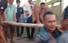 Tak Ada Ambulans Desa, Lansia Mojokerto Dievakuasi Pakai Truk